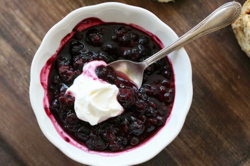 Baked Brie with Blueberry Sauce – A Sweet & Savory Appetizer