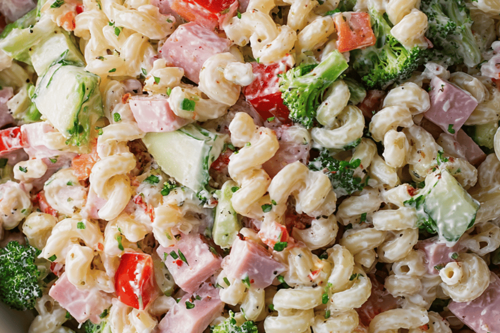Creamy Ham Pasta Salad with Crunchy Veggies