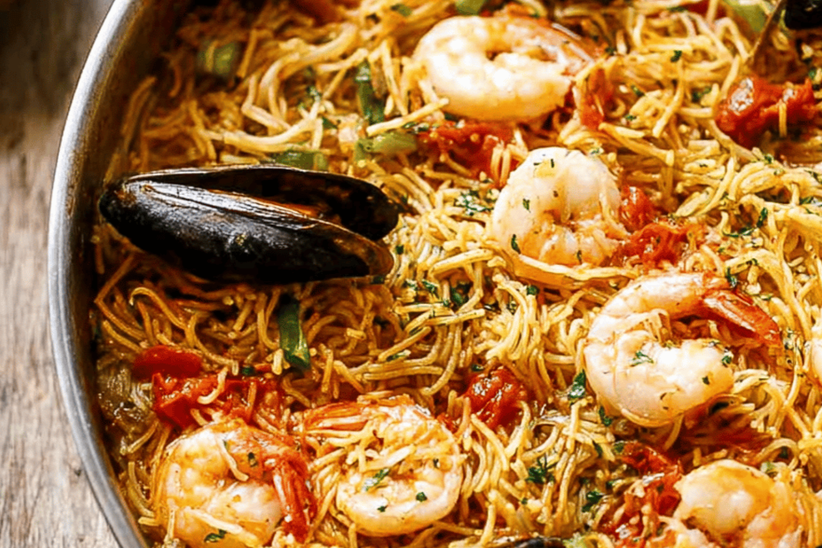 Golden Noodle Fideuà: A Spanish One-Pan Delight