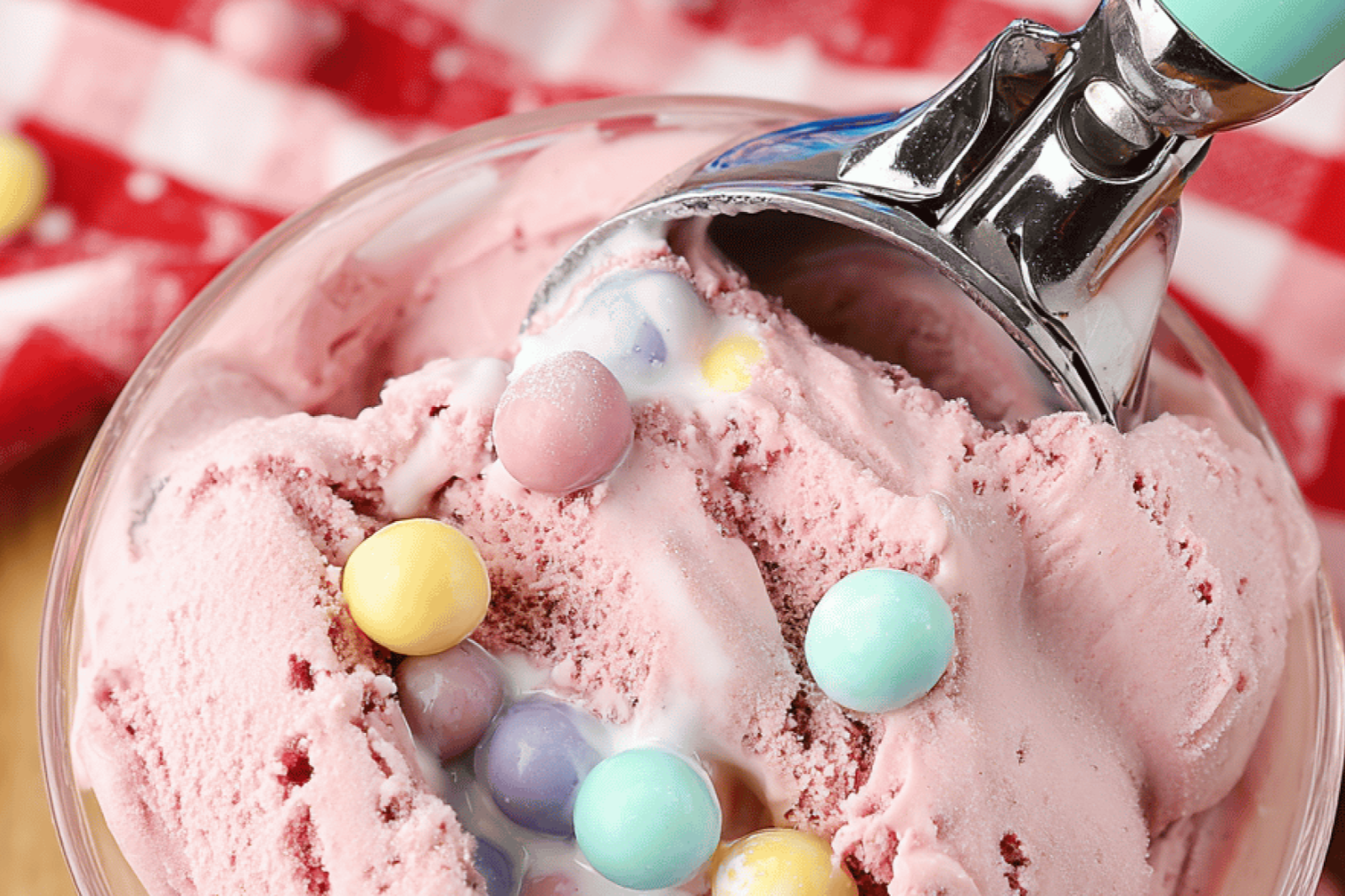 Retro Bubble Gum Ice Cream Bursting with Flavor