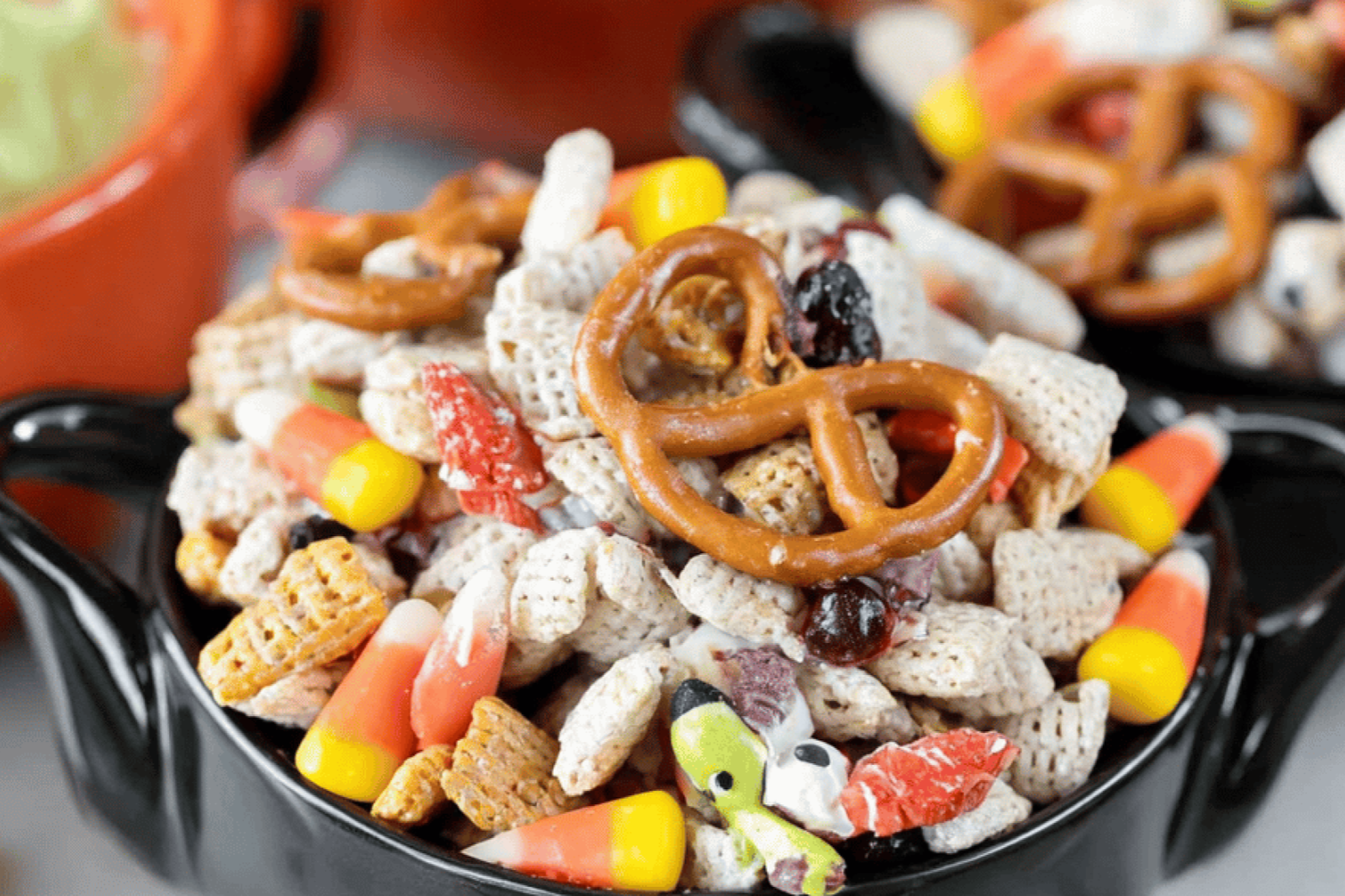 Sweet Crunchy Halloween Monster Munch