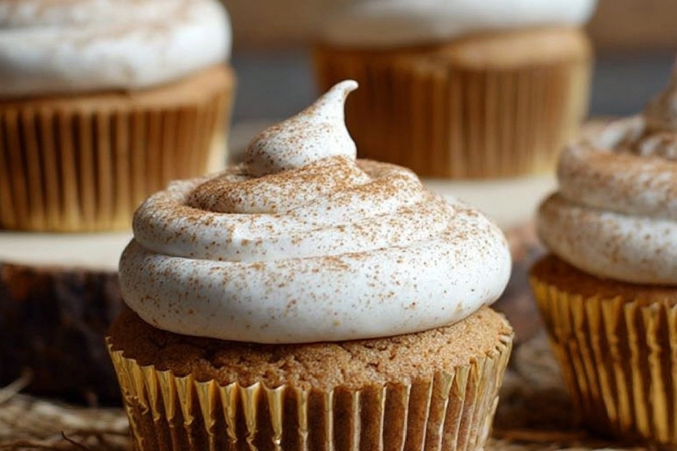 Spiced Cupcakes with Cinnamon Cream Cheese Frosting